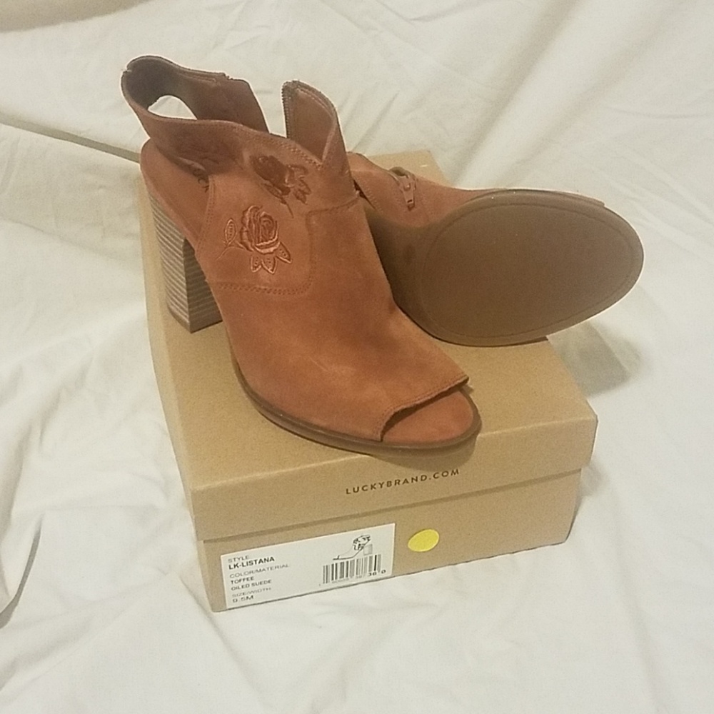 Lucky Brand womans open to shoes